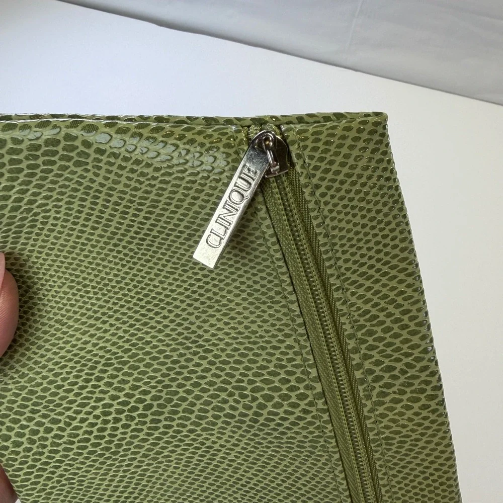 Clinique Green Snakeskin Embossed Makeup Bag Cosmetic Pouch Zip Top 361B1